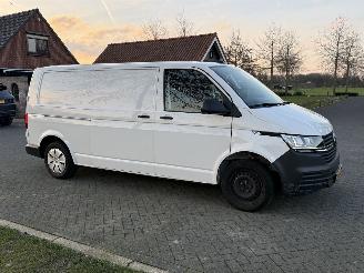 Volkswagen Transporter 2.0 TDI L2H3 picture 2
