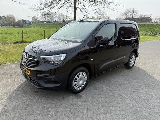 krockskadad bil bedrijf Opel Combo 1.5D 2021/10