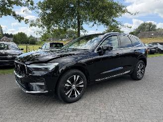Vaurioauto  passenger cars Volvo Xc-60 R-design / AWD / T6 / Plug-in Hybrid / Panorama dak / 186 KW 2023/2