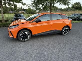 Damaged car MG 4 Electric 51 kWh 2023/11