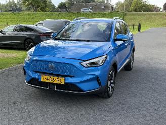 MG ZS EV Long Range Luxury 70 kWh / Panorama / Leer picture 2
