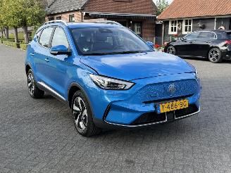 MG ZS EV Long Range Luxury 70 kWh / Panorama / Leer picture 3
