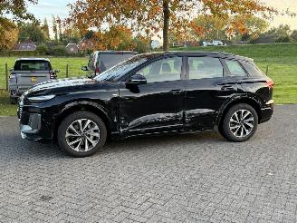 Damaged car Audi Q6 e-tron 100 kWh Performance Advanced Edition 2025/6