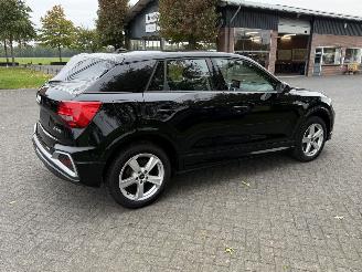 Audi Q2 S-line / Panorama / Leer picture 3