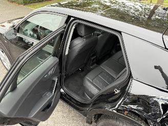 Audi Q2 S-line / Panorama / Leer picture 9