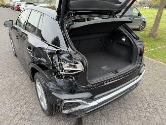 Audi Q2 S-line / Panorama / Leer picture 8
