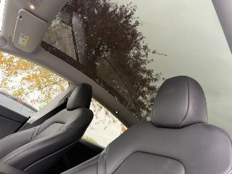 Tesla Model Y Long range 75 kWh / Panorama / Leer picture 14