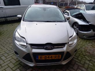 uszkodzony samochody osobowe Ford Focus  2014/6