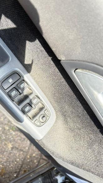 Volvo S-40 AUTOMAAT picture 19