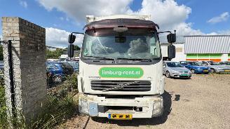 krockskadad bil vrachtwagen Volvo FL L 4X2 R 2007/10