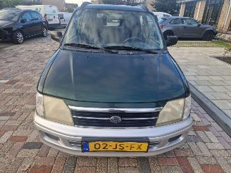 Coche accidentado Daihatsu Gran Move AUTOMAAT EN AIRCO 2002/8