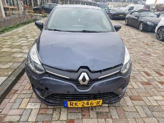 uszkodzony samochody osobowe Renault Clio 0.9 TCE LIMITED 2017/12