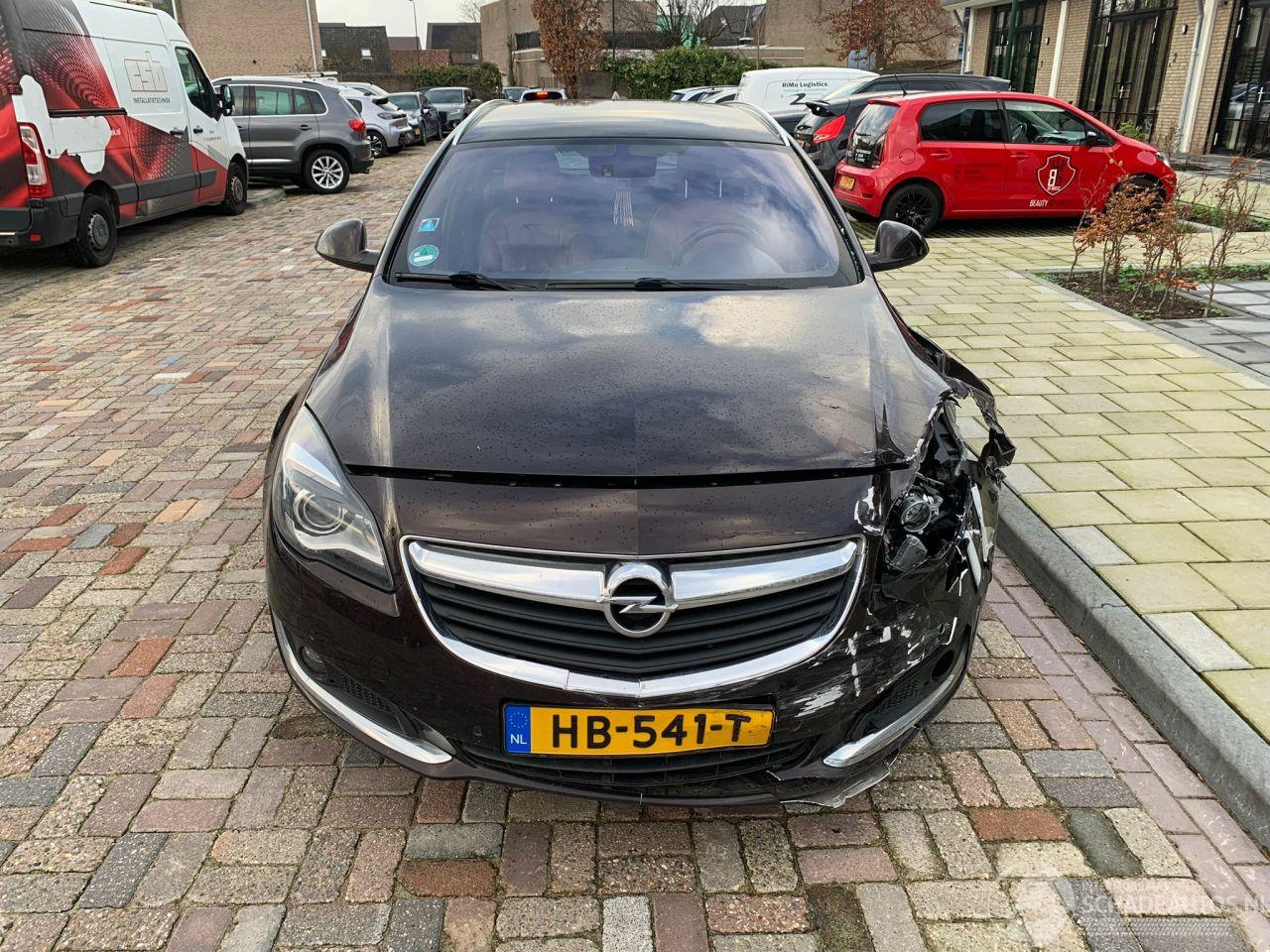 Opel Insignia SPORTS TOURER 1.6 TURBO