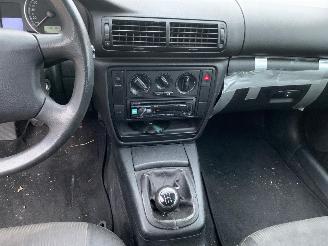 Volkswagen Passat 1.6 trendline picture 15