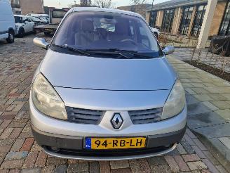 Auto incidentate Renault Scenic 2.0 16v privilege luxe AUTOMAAT 2005/2