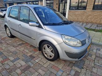 Renault Scenic 2.0 16v privilege luxe AUTOMAAT picture 2