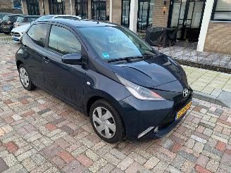 Toyota Aygo 1.0 vvt-i x nav picture 3