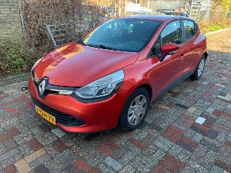 Renault Clio 0.9 TCE EXPRESSION picture 3
