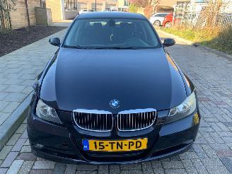 Damaged car BMW 3-serie 318i high executive 2006/11