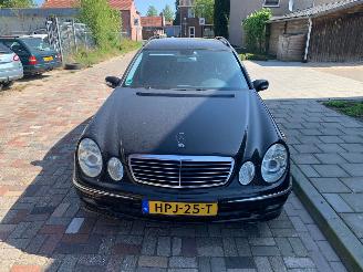 krockskadad bil auto Mercedes E-klasse 350 AVANTGARDE 4 MATIC 7PERS 2005/9
