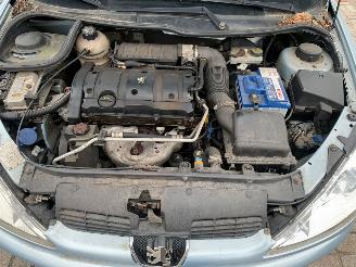Peugeot 206 1.6 16V CABRIO picture 11