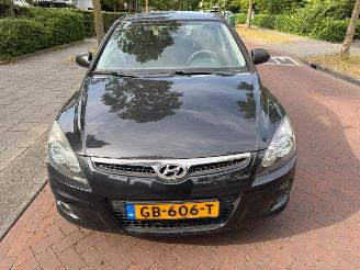 Schadeauto Hyundai I-30 1.4i dynamic 2009/8