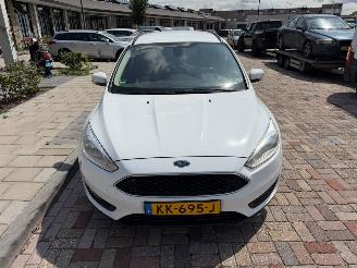 uszkodzony samochody osobowe Ford Focus 1.5 TDCI 2016/9