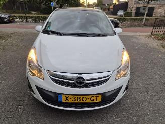 damaged passenger cars Opel Corsa 1.4 16v color edition 2011/5