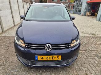Damaged car Volkswagen Touran 7 PERSOONS 2011/5