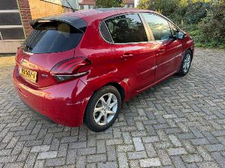 Peugeot 208 1.6 BLUE HDI ALLURE picture 6