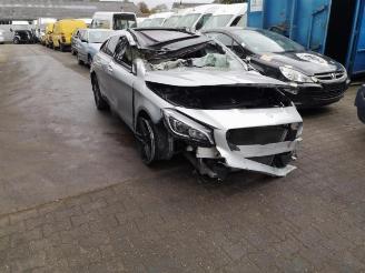 Salvage car Mercedes Cla-klasse CLA Shooting Brake (117.9), Combi, 2015 / 2019 1.6 CLA-200 16V 2017