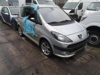 Autoverwertung Peugeot 1007 1007 (KM), Hatchback 3-drs, 2004 / 2011 1.6 GTI,Gentry 16V 2006