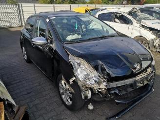 Uttjänta bilar auto Peugeot 208 208 I (CA/CC/CK/CL), Hatchback, 2012 / 2019 1.2 Vti 12V PureTech 82 2014/1