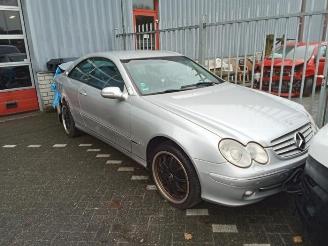 Vrakbiler auto Mercedes CLK CLK (C209), Coupe, 2002 / 2009 5.0 500 V8 24V 2004/5