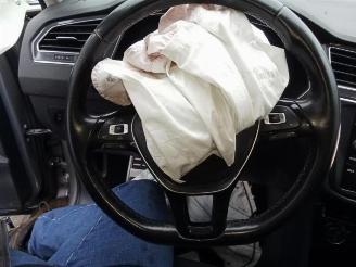 Volkswagen Tiguan Tiguan (AD1), SUV, 2016 / 2024 2.0 TDI 16V BlueMotion Technology SCR picture 13