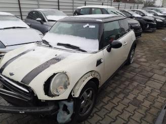 Vrakbiler auto Mini Mini Mini (R56), Hatchback, 2006 / 2013 1.6 16V Cooper 2007/10