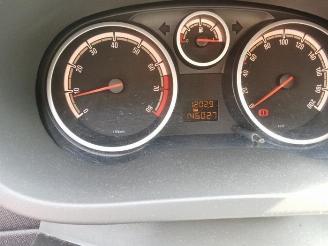 skadebil auto Opel Corsa Corsa D, Hatchback, 2006 / 2014 1.4 Eco 2010/11