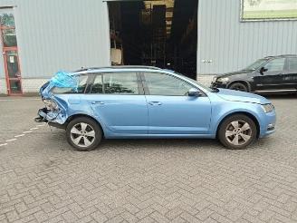 Skoda Octavia Octavia Combi (5EAC), Combi 5-drs, 2012 / 2020 1.5 TSI Evo 16V picture 3