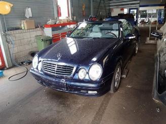 Uttjänta bilar auto Mercedes CLK CLK (R208), Cabrio, 1997 / 2002 3.2 320 V6 18V 2000/0