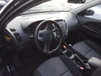 Kia Cee d Cee'd (EDB5), Hatchback 5-drs, 2006 / 2012 1.6 CVVT 16V picture 6