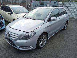 Vrakbiler auto Mercedes B-klasse B (W246/W242), Hatchback, 2011 / 2018 1.8 B-180 CDI BlueEFFICIENCY 16V 2012/4