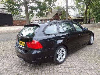BMW 3-serie 318I automaat station picture 9