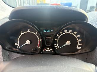 Ford Transit courier picture 11