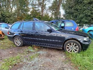 Vrakbiler auto BMW 3-serie Touring 318i Lifestyle Executive 2003/5