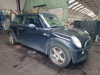 Salvage car Mini Mini 1.6 One Salt 2001/10