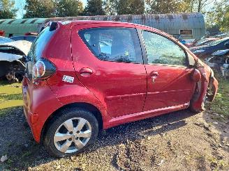 Vrakbiler auto Toyota Aygo 1.0-12V Aspiration Red 2010/10