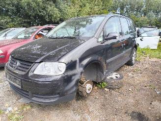  Volkswagen Touran 1.6 16V FSI 2004/4