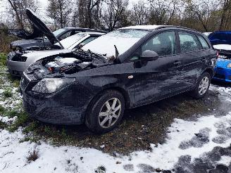 uszkodzony samochody osobowe Seat Ibiza Seat Ibiza ST 1.2 TDI Reference Ecomotive 2011/1