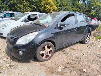 Voiture accidenté Hyundai I-20 Hyundai i20 1.25 i-Drive 2012/1