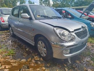 krockskadad bil auto Daihatsu Sirion 1.3-16V SR 2004/5